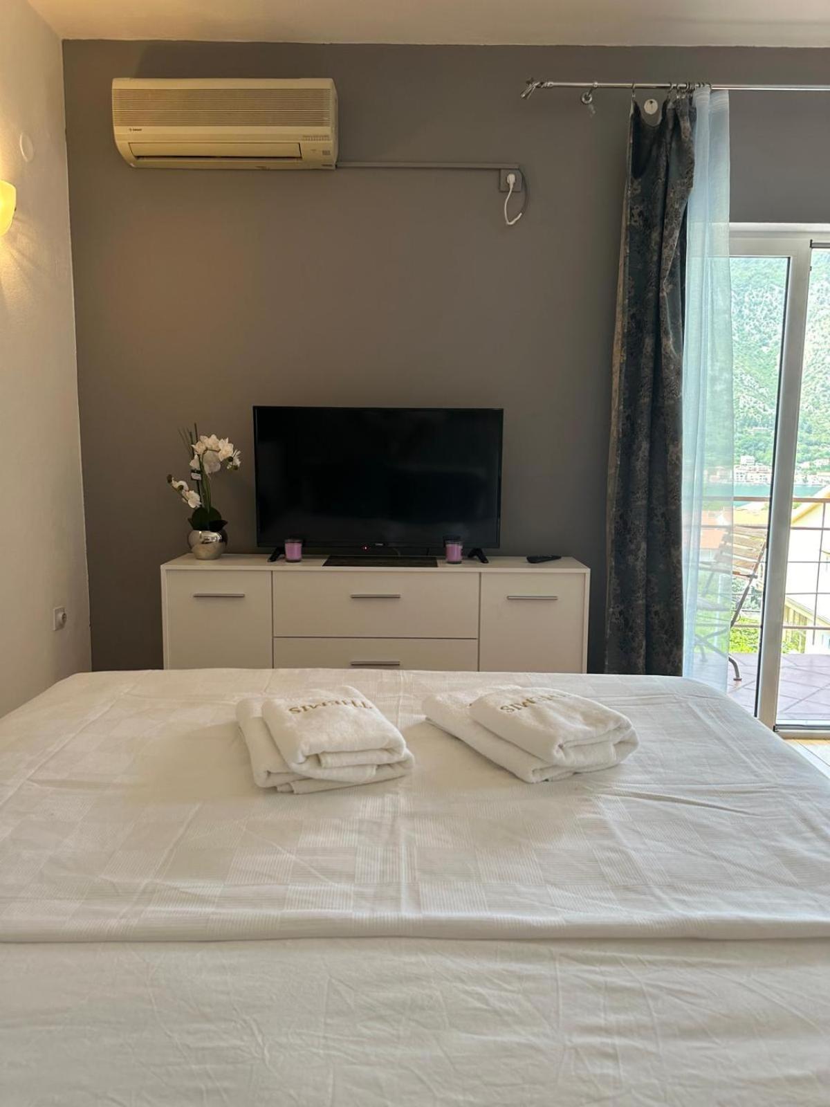 Themis Apart Hotel โกตอร์ ภายนอก รูปภาพ
