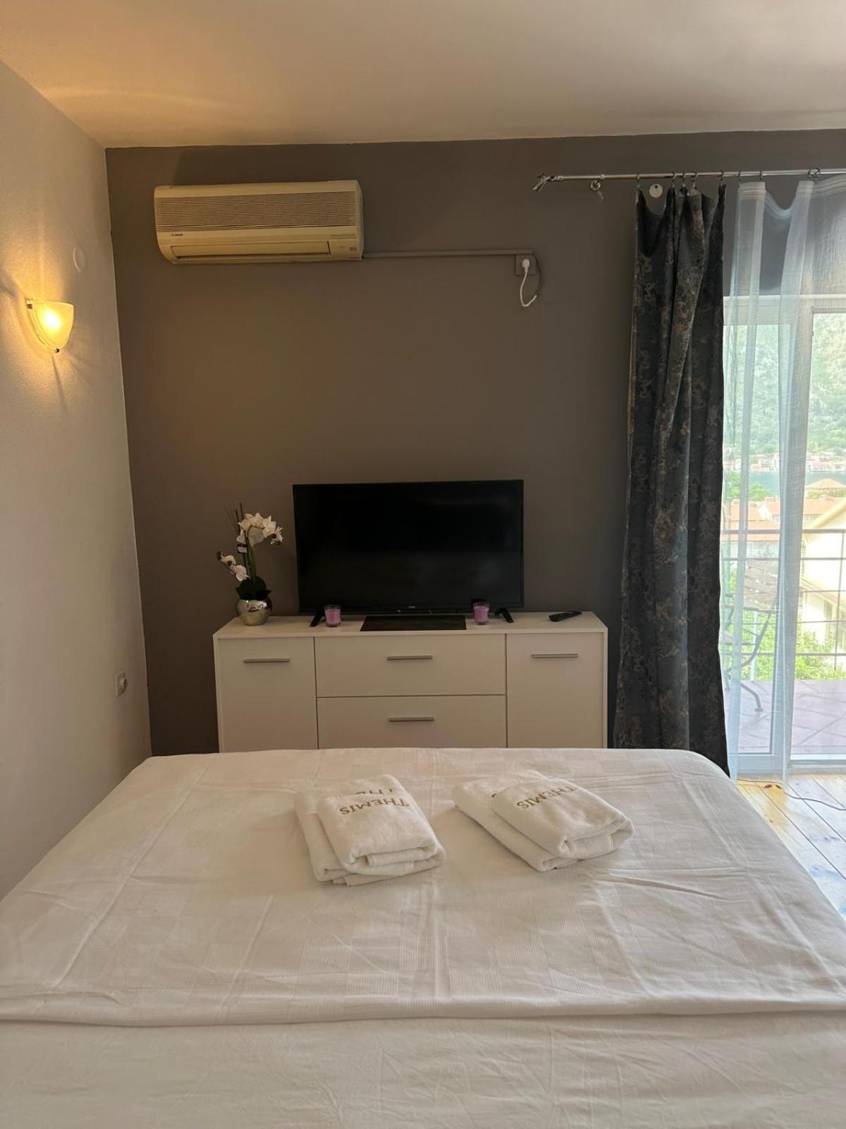 Themis Apart Hotel โกตอร์ ภายนอก รูปภาพ